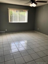 17000 NW 67th Ave-Unit -124 in Hialeah, FL - Building Photo - Building Photo