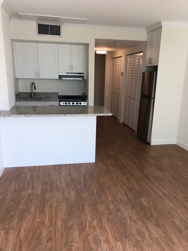 177 Ocean Ln Dr Apartments and Nearby Key Biscayne Apartments For Rent