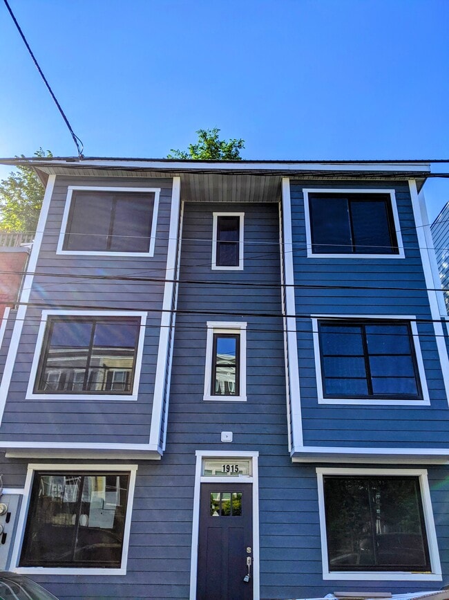 1915 Capitol Ave NE, Unit 2 in Washington, DC - Building Photo - Building Photo