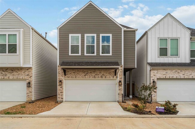 property at 417 Stonework Garden Ln