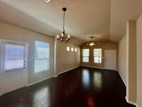 143 Creekside Villa Dr in Kyle, TX - Building Photo - Building Photo