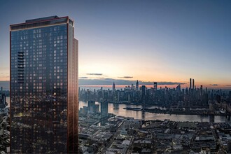 Lumen in Long Island City, NY - Foto de edificio - Building Photo