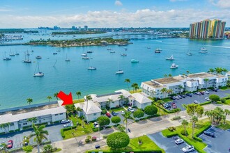 1071 Sugar Sands Blvd in Riviera Beach, FL - Building Photo - Building Photo