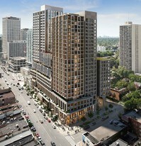 2444 Yonge St in Toronto, ON - Building Photo