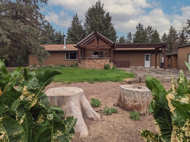 20952 Desert Wood Dr in Bend, OR - Building Photo - Building Photo