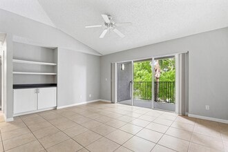 Cortland Pembroke Pines in Pembroke Pines, FL - Foto de edificio - Building Photo