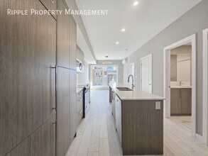 310-315 15 Ave SW in Calgary, AB - Building Photo - Building Photo