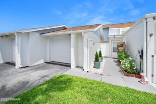 56 Chippingwood Ln in Ormond Beach, FL - Building Photo