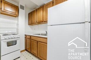 4180 N Marine Dr, Unit 311 in Chicago, IL - Building Photo