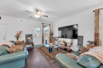 112 Gracie Wy in Hutto, TX - Building Photo - Building Photo