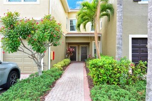 7930 Moonstone Dr in Sarasota, FL - Building Photo