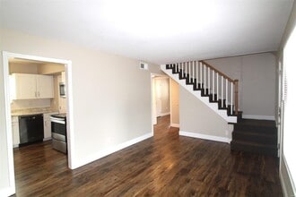 428 Chamberlin Dr in Ballwin, MO - Building Photo - Building Photo