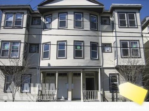 133 Brook St-Unit -2 in Brookline, MA - Building Photo - Building Photo