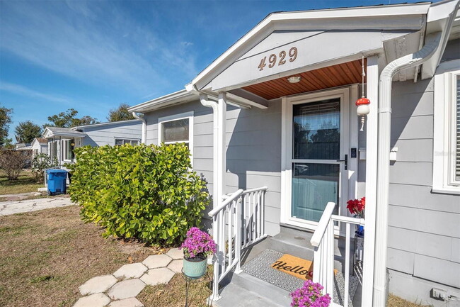 4929 36th Ave N in St. Petersburg, FL - Building Photo - Building Photo