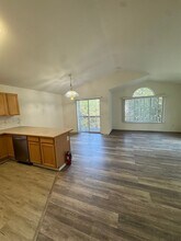 2924 Red Currant Cir in Anchorage, AK - Building Photo - Building Photo