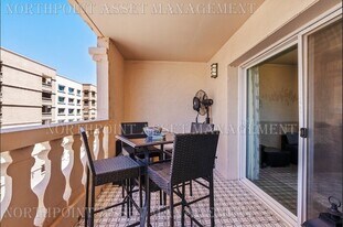 7920 E Camelback Rd in Scottsdale, AZ - Building Photo
