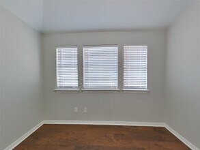 10818 Harston Dr in Tomball, TX - Building Photo - Building Photo