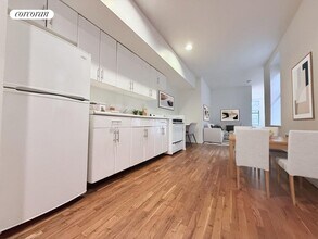 235 E 53rd St in New York, NY - Building Photo - Building Photo