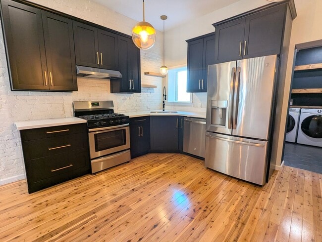 5109 Holmes St in Pittsburgh, PA - Building Photo - Building Photo