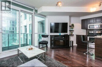 1411-215-215 Fort York Blvd in Toronto, ON - Building Photo - Building Photo