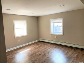444 E Hudson St-Unit -Lower in Long Beach, NY - Building Photo - Building Photo
