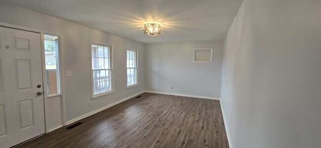 1202 Brindley Dr in Pulaski, TN - Building Photo - Building Photo