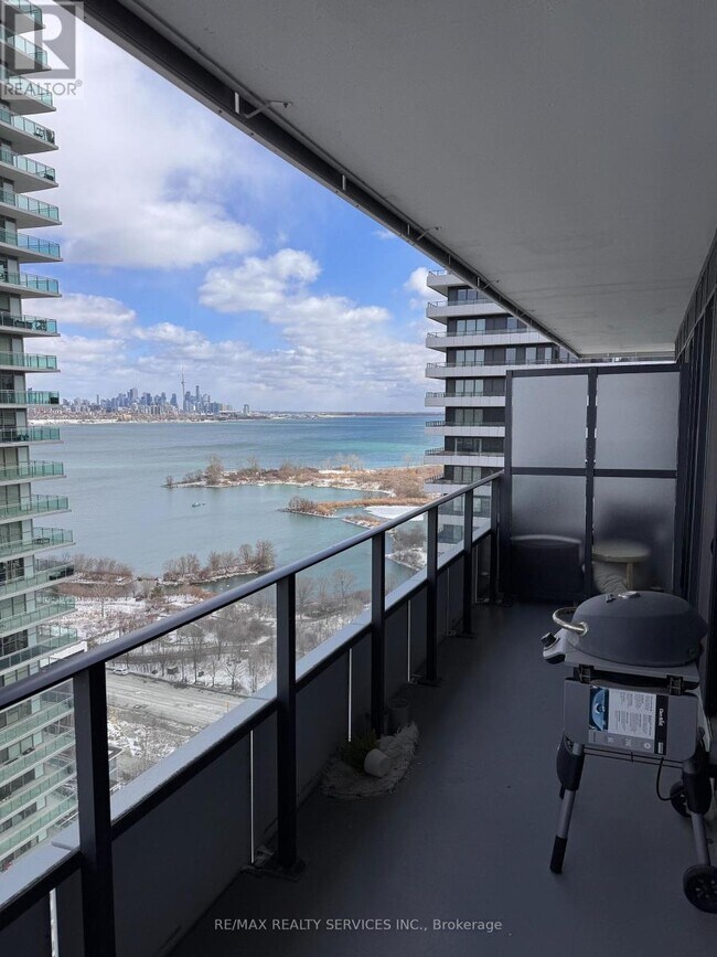 30 Shore Breeze Dr in Toronto, ON - Building Photo - Building Photo