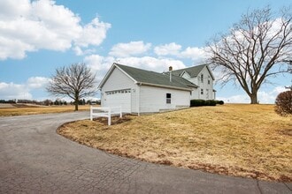 11N455 Tower Rd in Hampshire, IL - Building Photo - Building Photo