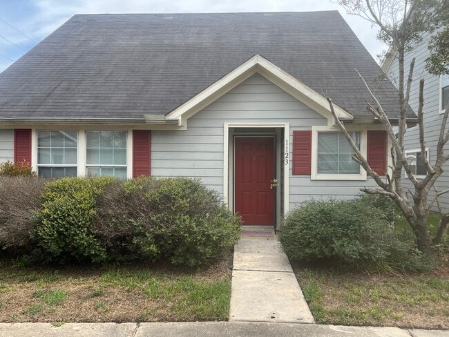 property at 1123 Verde Trails Dr