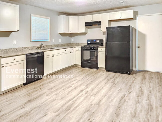 10202 Hamilton Glen in Jonesboro, GA - Building Photo - Building Photo