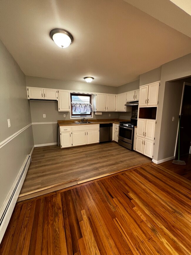 52 Frederick St, Unit 1st floor