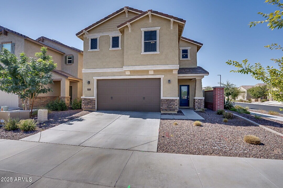 14231 W Voltaire St in Surprise, AZ - Building Photo