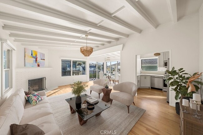 170 McAulay Pl in Laguna Beach, CA - Foto de edificio - Building Photo