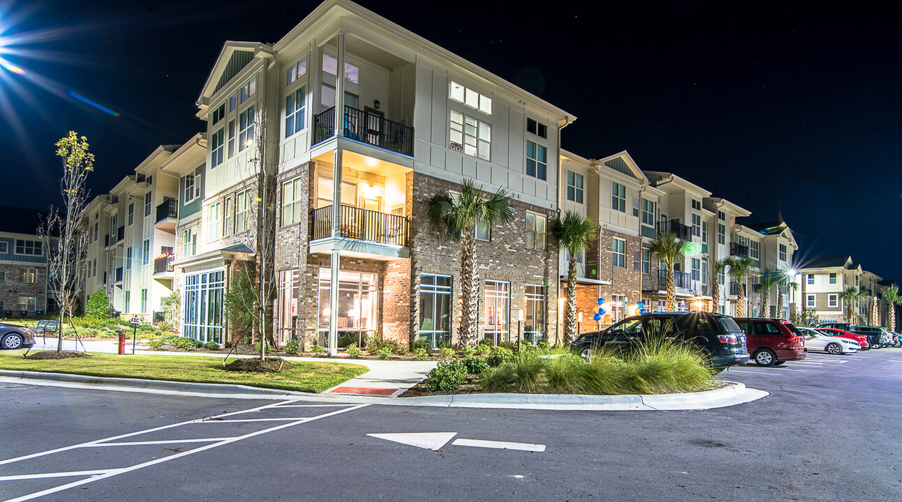 Meridian at Fairfield Park in Wilmington, NC - Building Photo