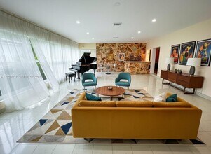 40 SW 30th Rd in Miami, FL - Building Photo - Building Photo