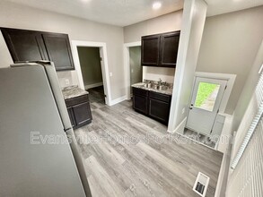 712 S Barker Ave in Evansville, IN - Building Photo - Building Photo