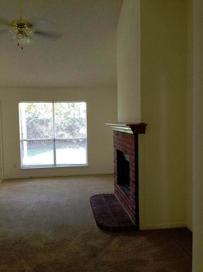 966 Parkview Cir in Hewitt, TX - Building Photo - Building Photo