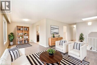 45 Edwina Pl in Hamilton, ON - Building Photo - Building Photo