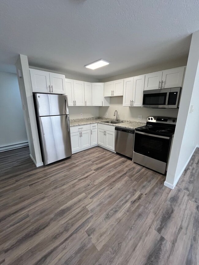 25 Indian Brook Cir in Rochester, NH - Building Photo - Building Photo