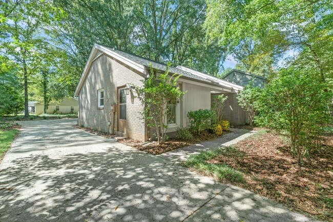 827 Ingraham Pl in Charlotte, NC - Building Photo - Building Photo