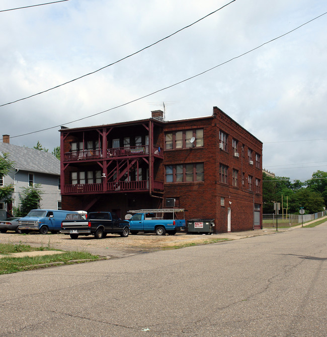 1104 14th St NW in Canton, OH - Building Photo - Building Photo