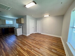7507 Grissom Rd in Silsbee, TX - Building Photo - Building Photo