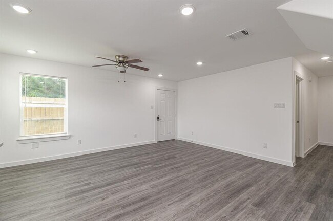 7802 Crestview Dr in Houston, TX - Building Photo - Building Photo