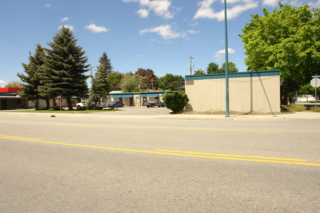 2009 Sherman Ave in Coeur d'Alene, ID - Foto de edificio - Building Photo