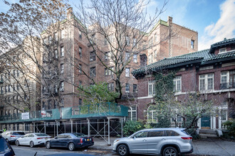 807 Riverside Dr in New York, NY - Building Photo - Building Photo