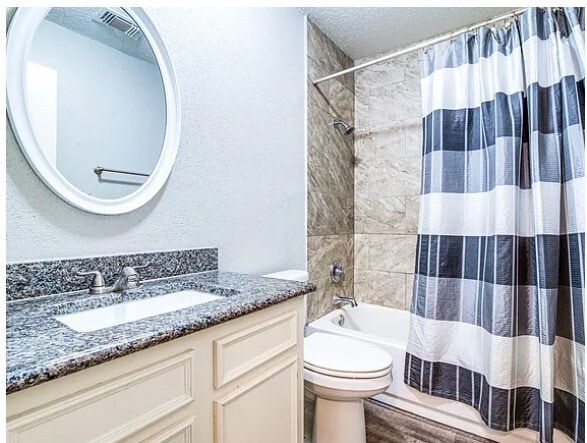 828 Noreda Street in Angleton, TX - Building Photo - Building Photo