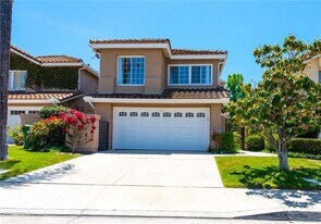24722 Vía Madera in Calabasas, CA - Building Photo