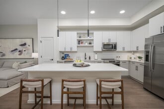 Fiori Apartments in Naples, FL - Foto de edificio - Building Photo