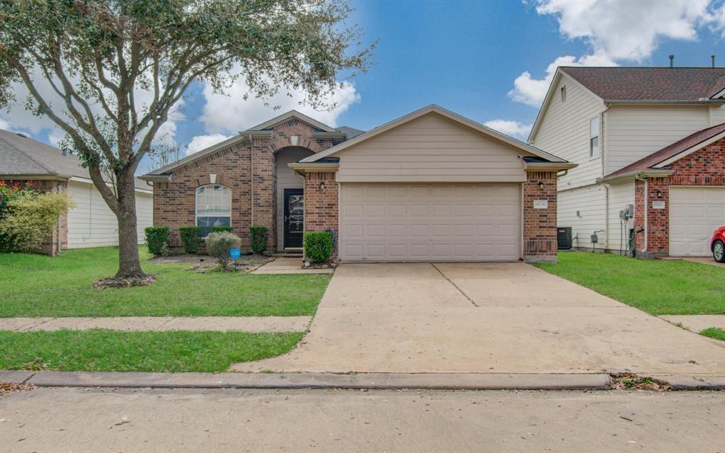 19739 Summerlin Dr in Katy, TX - Building Photo