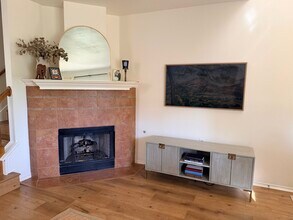 8516 Hillrock Dr in Round Rock, TX - Foto de edificio - Building Photo